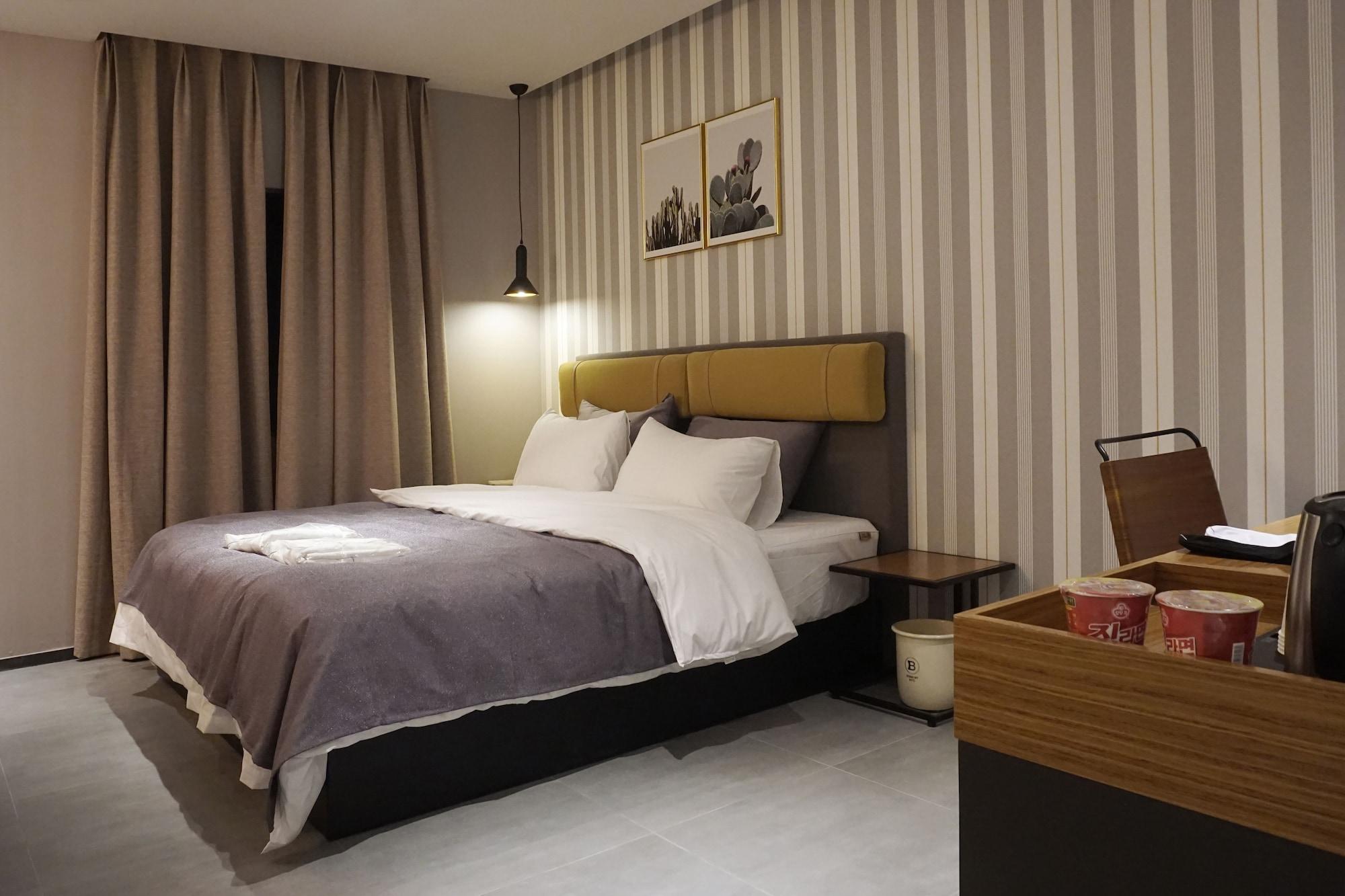 Brown Dot Hotel Changwon Eksteriør billede