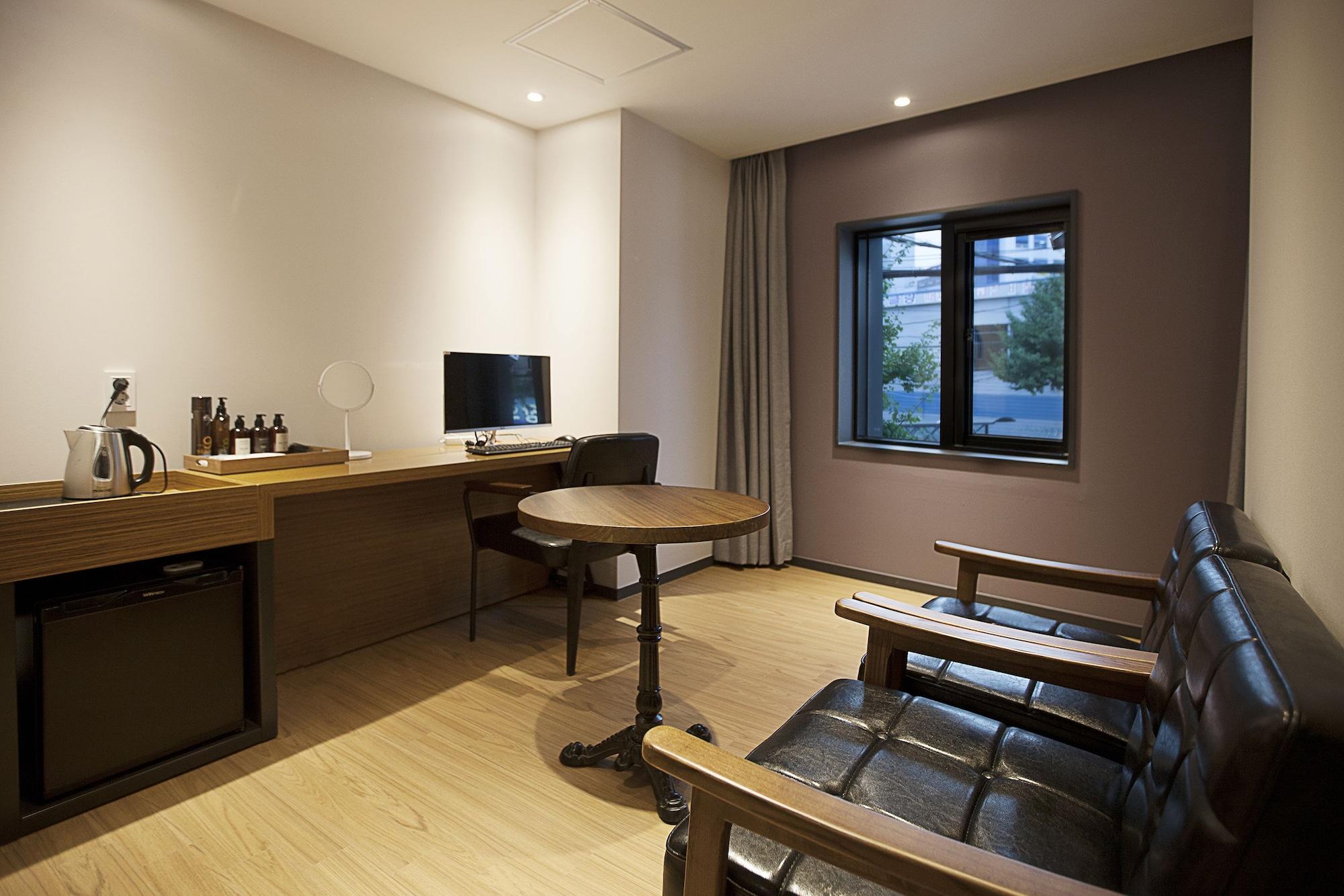Brown Dot Hotel Changwon Eksteriør billede
