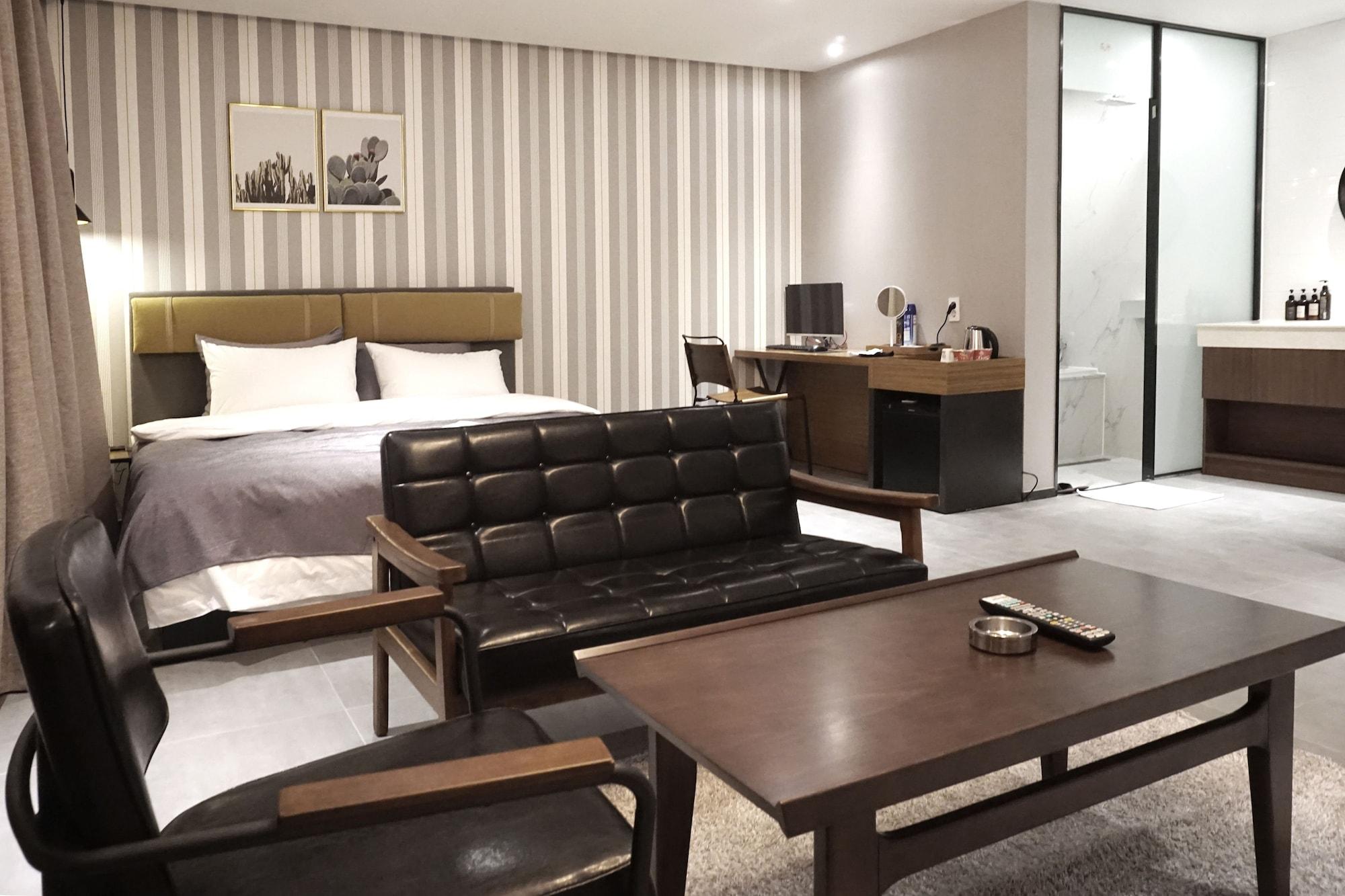 Brown Dot Hotel Changwon Eksteriør billede
