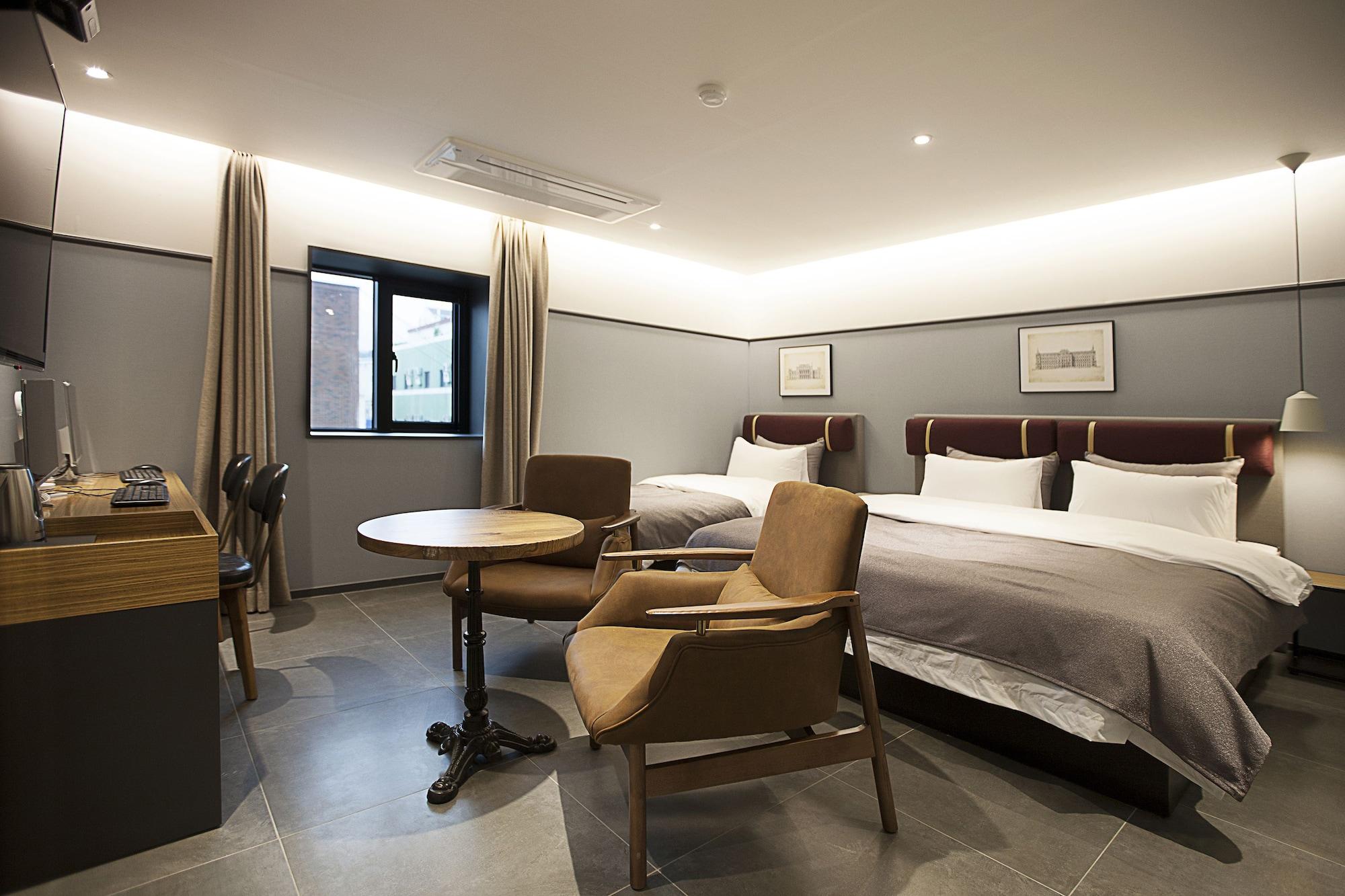 Brown Dot Hotel Changwon Eksteriør billede