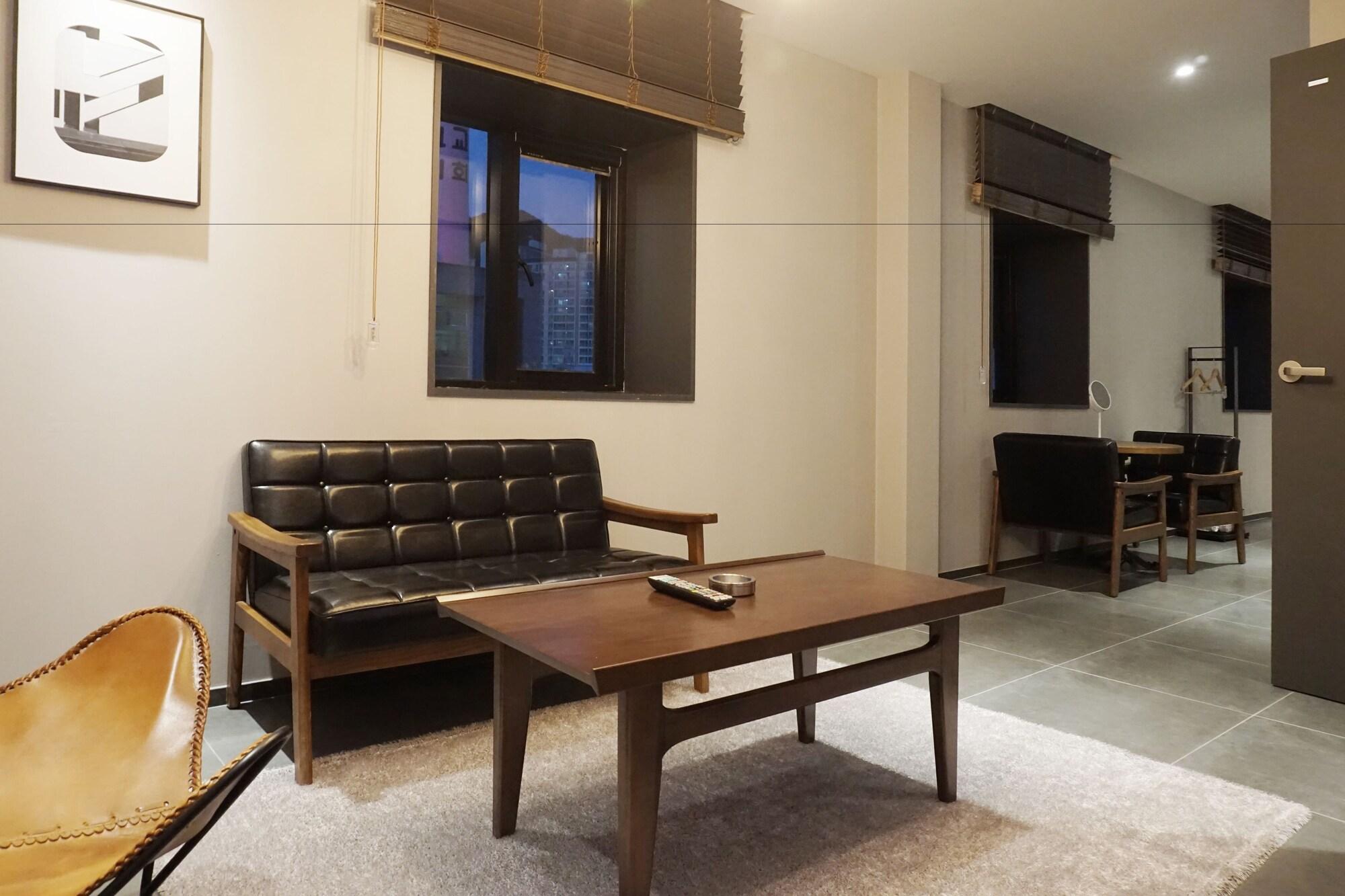 Brown Dot Hotel Changwon Eksteriør billede