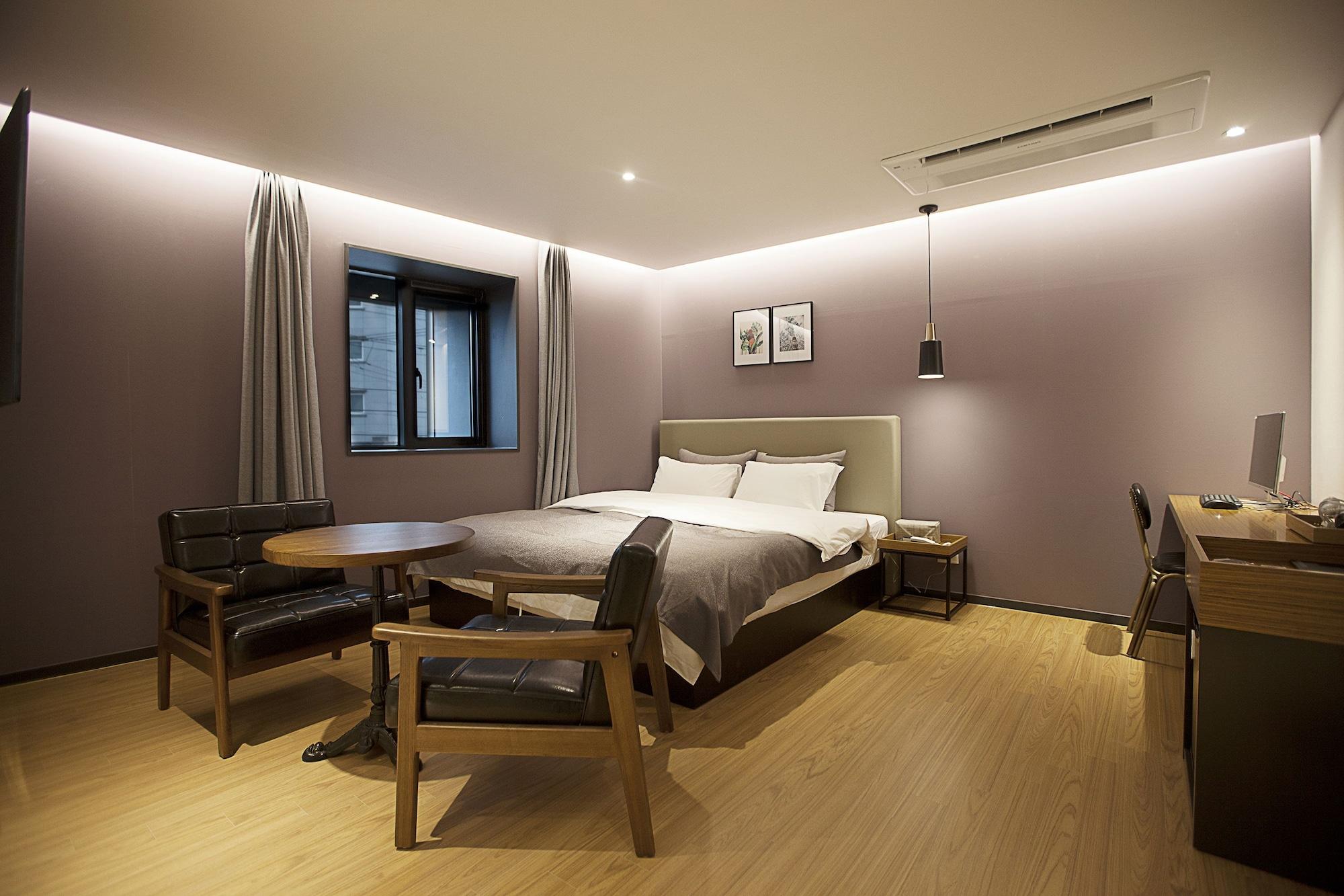Brown Dot Hotel Changwon Eksteriør billede