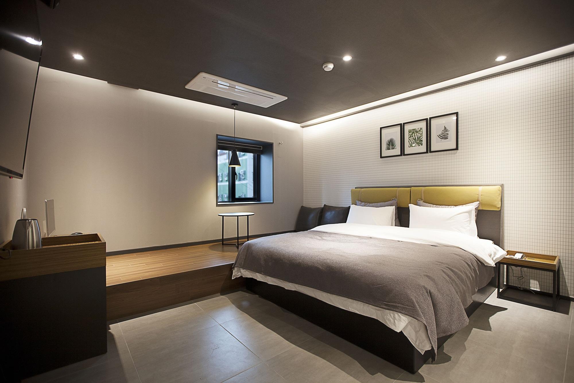 Brown Dot Hotel Changwon Eksteriør billede