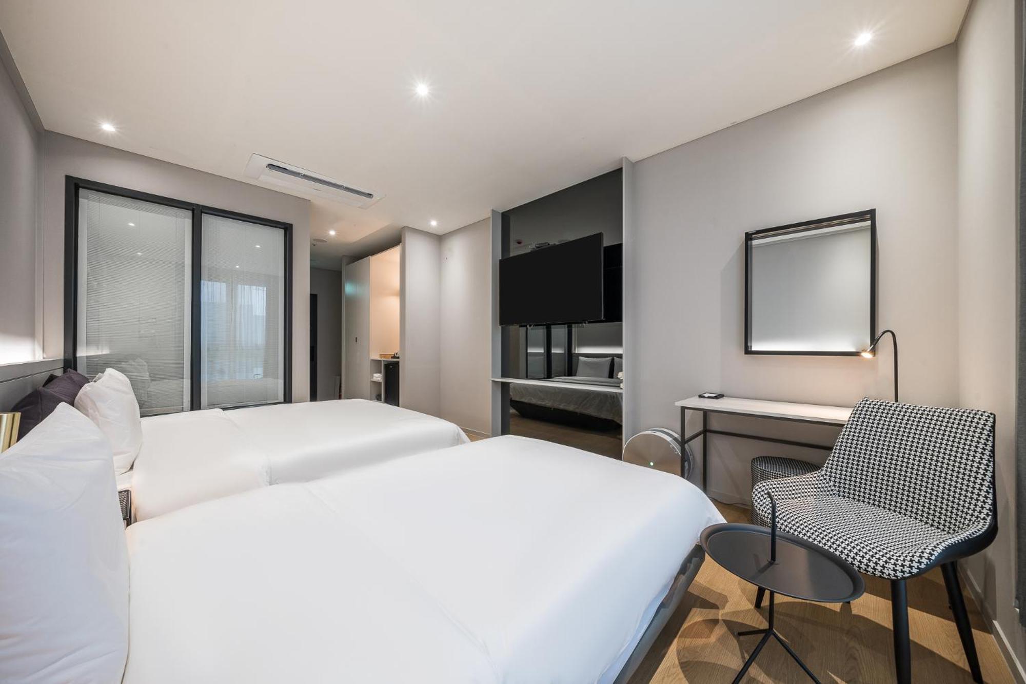 Brown Dot Hotel Changwon Eksteriør billede