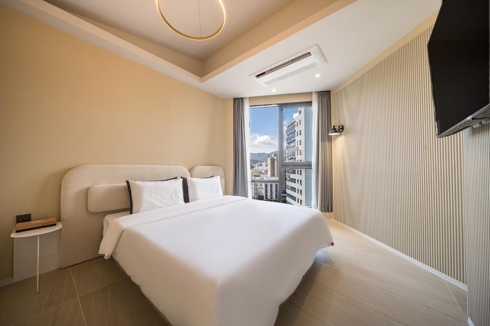 Brown Dot Hotel Changwon Eksteriør billede