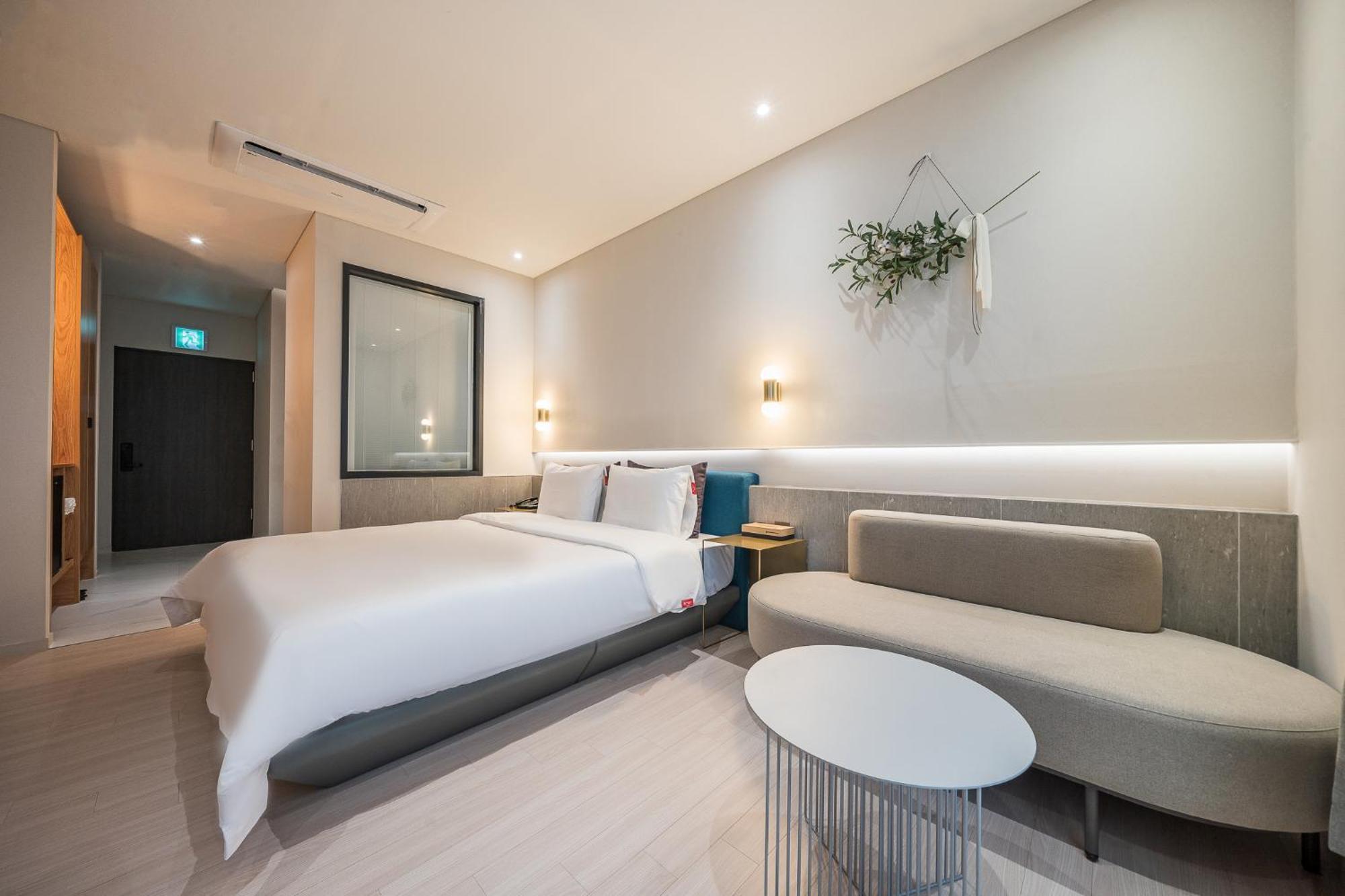 Brown Dot Hotel Changwon Eksteriør billede