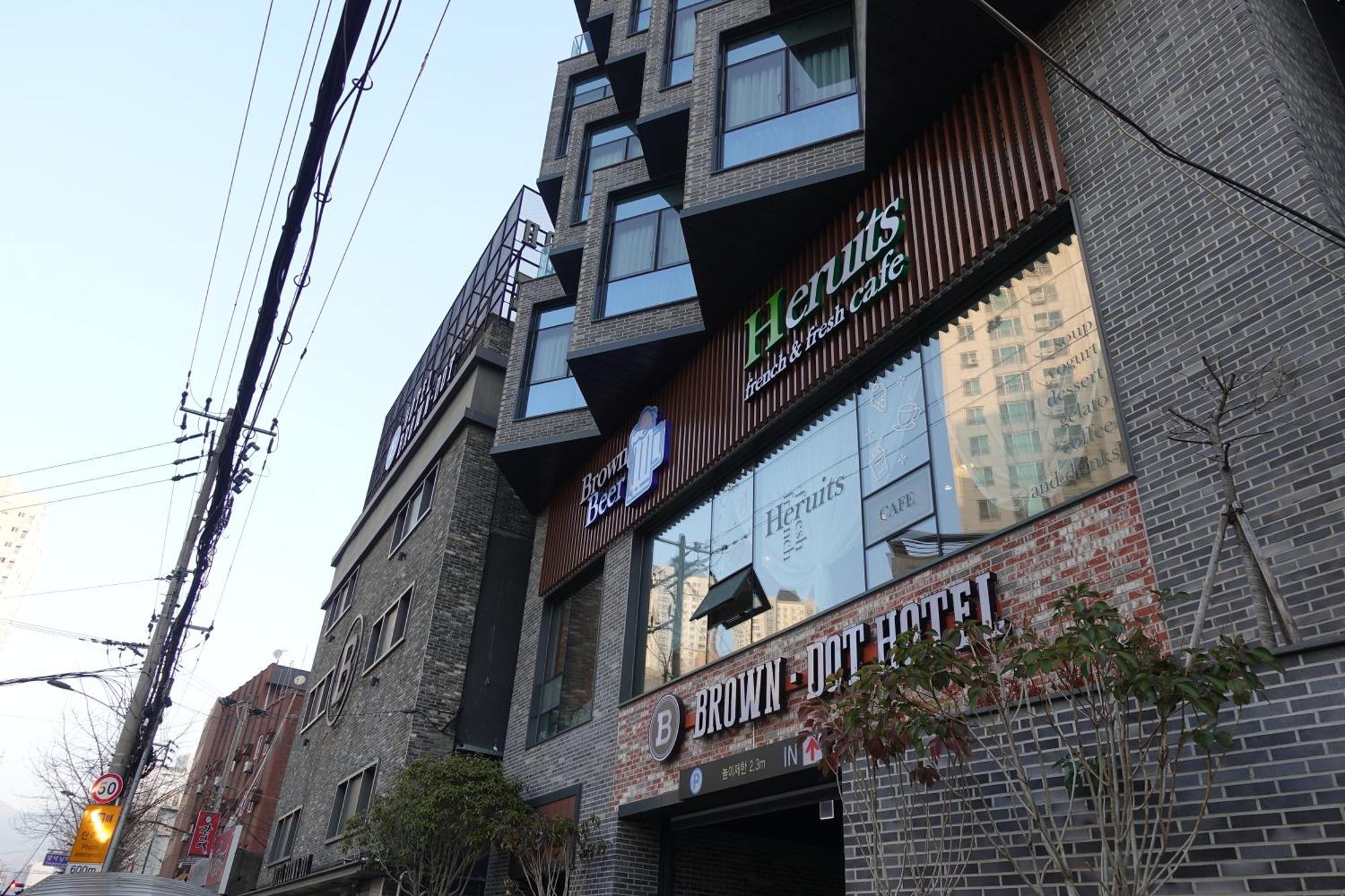 Brown Dot Hotel Changwon Eksteriør billede