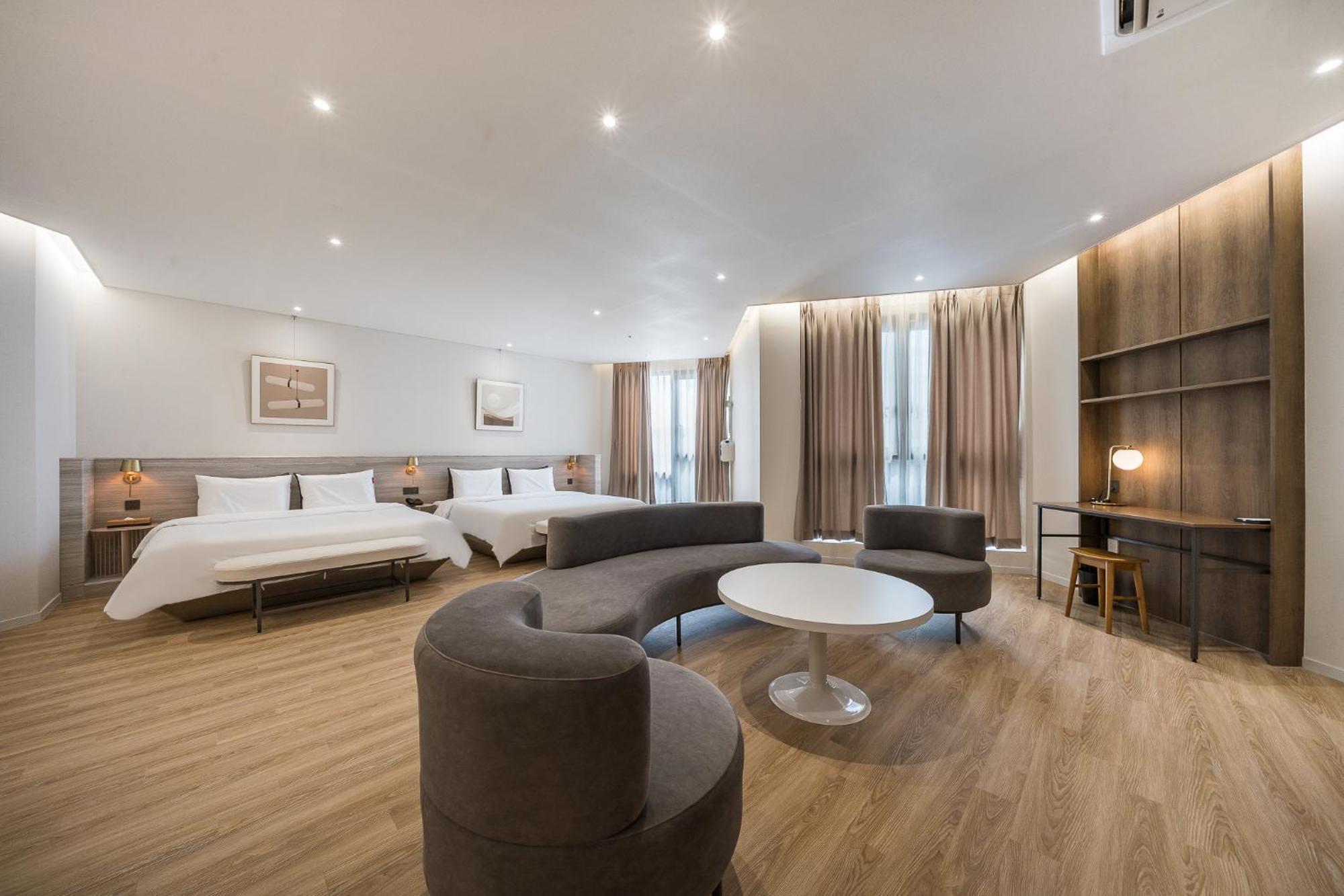 Brown Dot Hotel Changwon Eksteriør billede