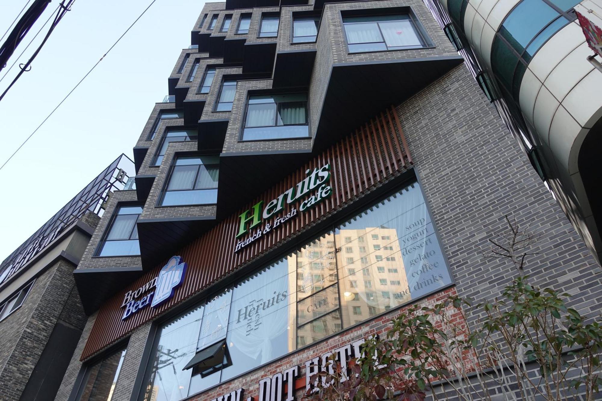 Brown Dot Hotel Changwon Eksteriør billede