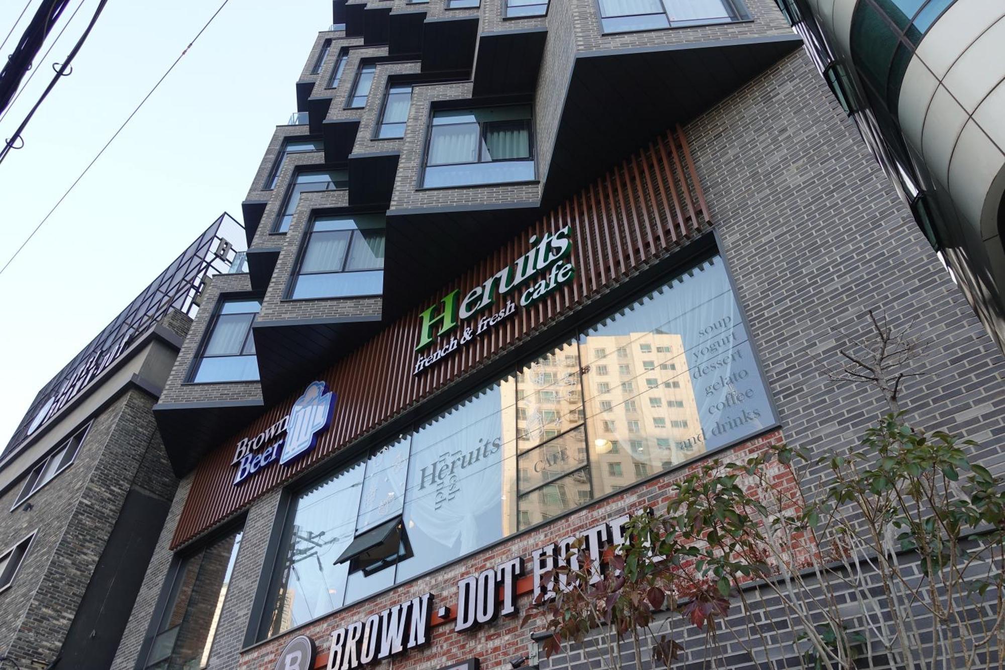 Brown Dot Hotel Changwon Eksteriør billede