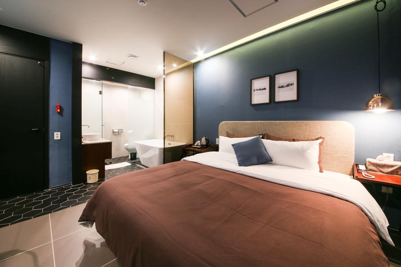 Brown Dot Hotel Changwon Eksteriør billede